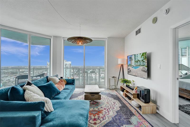 Image 4 of 31 For 1900 Bayshore Drive  3718