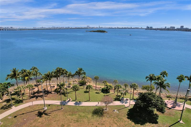 Image 5 of 31 For 1900 Bayshore Drive  3718