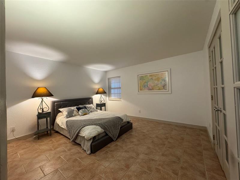 Image 13 of 22 For 815 28th St  104