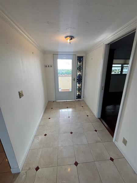 Image 33 of 55 For 1537 Hillsboro Blvd 745