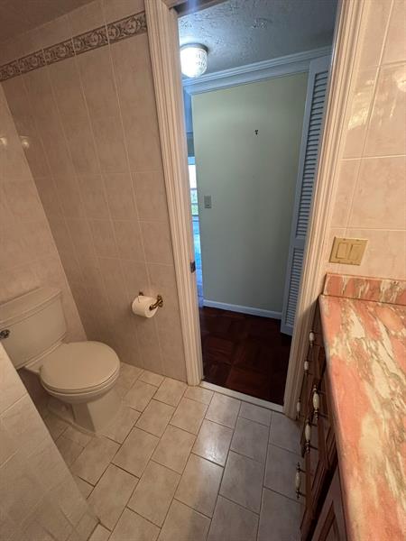 Image 34 of 55 For 1537 Hillsboro Blvd 745