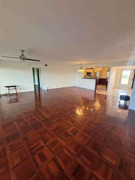 Image 4 of 55 For 1537 Hillsboro Blvd 745