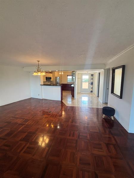 Image 5 of 55 For 1537 Hillsboro Blvd 745