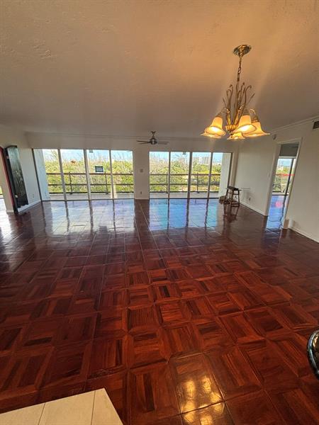 Image 6 of 55 For 1537 Hillsboro Blvd 745