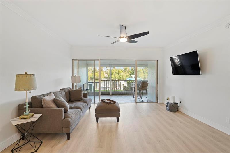 Image 12 of 29 For 1301 Hillsboro Blvd  104