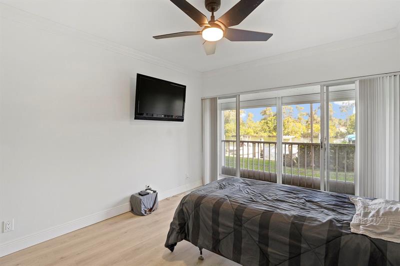 Image 19 of 29 For 1301 Hillsboro Blvd  104