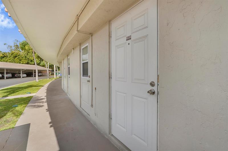 Image 20 of 29 For 1301 Hillsboro Blvd  104