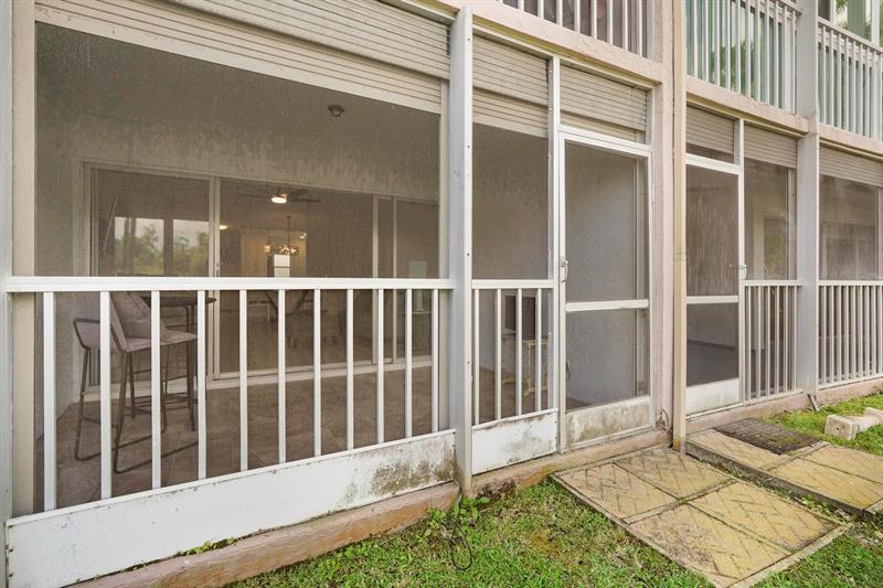 Image 23 of 29 For 1301 Hillsboro Blvd  104