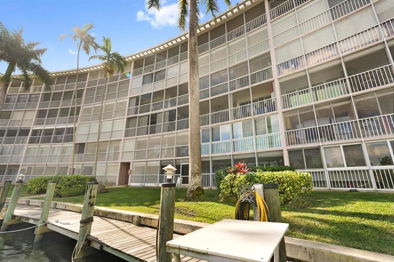 Image 3 of 29 For 1301 Hillsboro Blvd  104