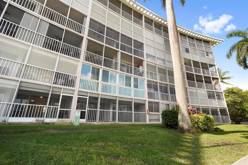 Image 4 of 29 For 1301 Hillsboro Blvd  104