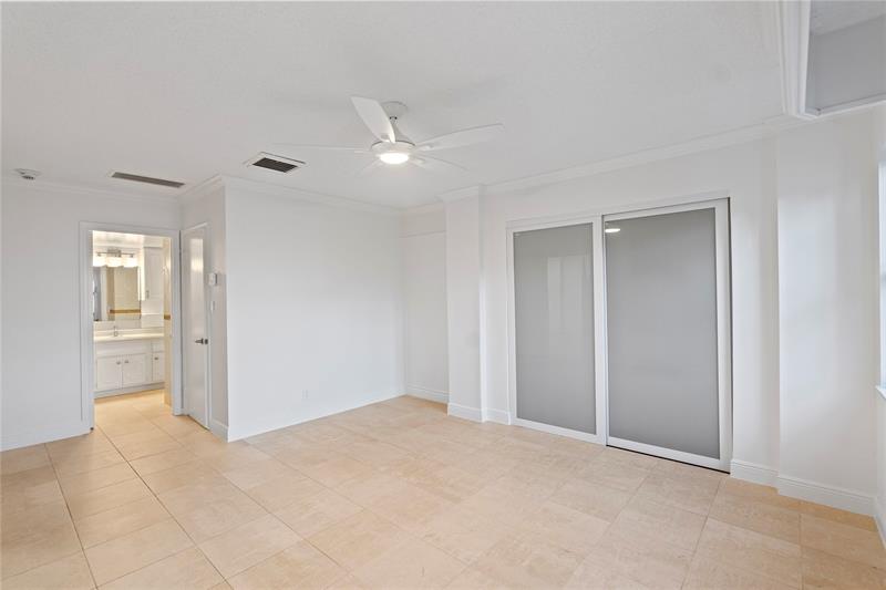 Image 12 of 37 For 5100 N Ocean Blvd  200