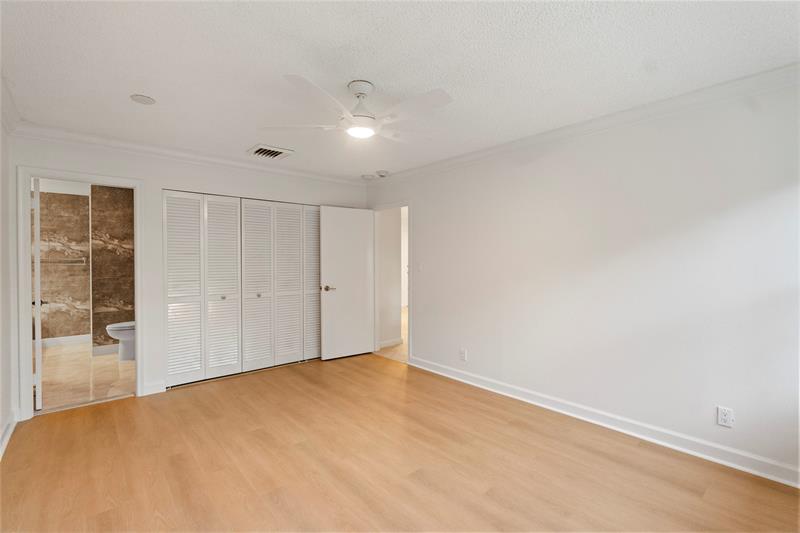 Image 18 of 37 For 5100 N Ocean Blvd  200