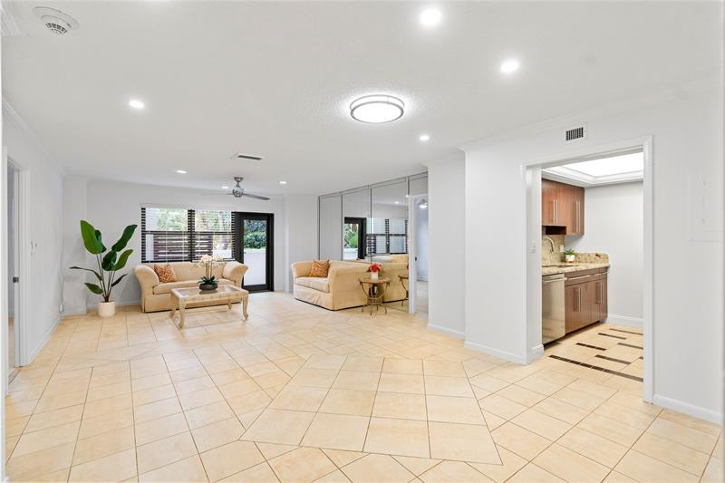 Image 6 of 37 For 5100 N Ocean Blvd  200