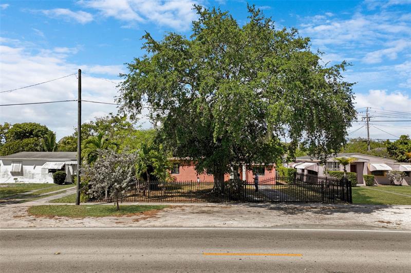 Image 27 of 33 For 12260 Miami Avenue