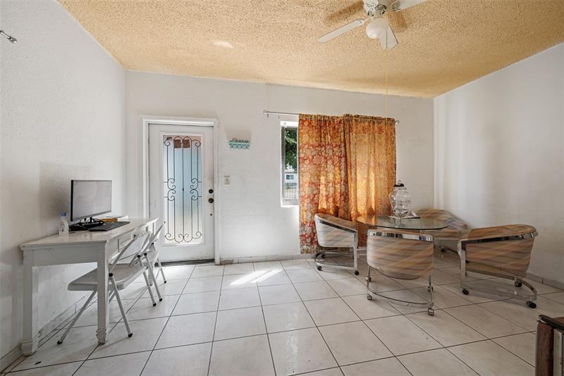 Image 4 of 33 For 12260 Miami Avenue