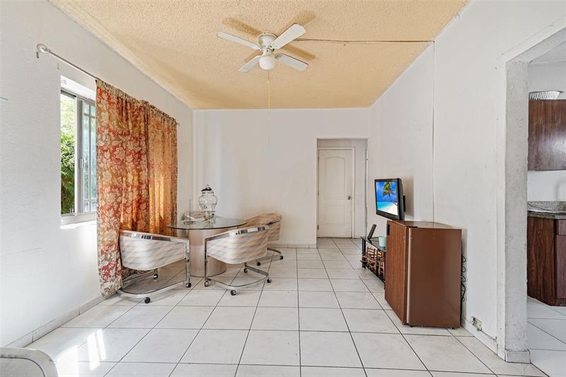 Image 5 of 33 For 12260 Miami Avenue