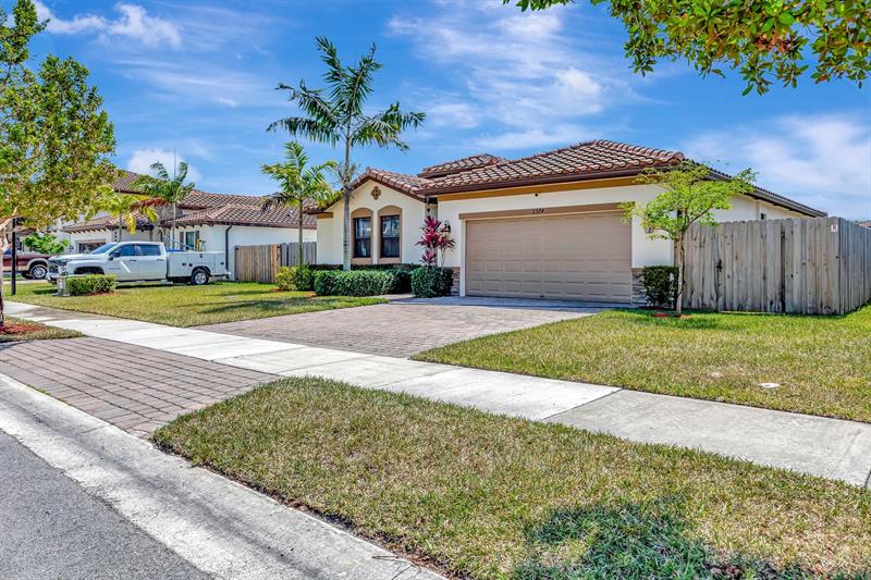 Image 2 of 57 For 2574 2nd St  