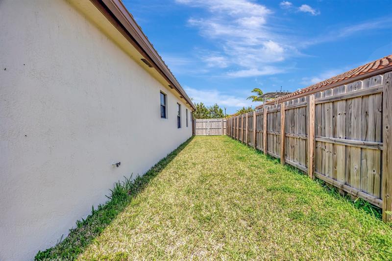 Image 36 of 57 For 2574 2nd St  