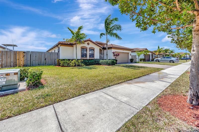 Image 4 of 57 For 2574 2nd St  