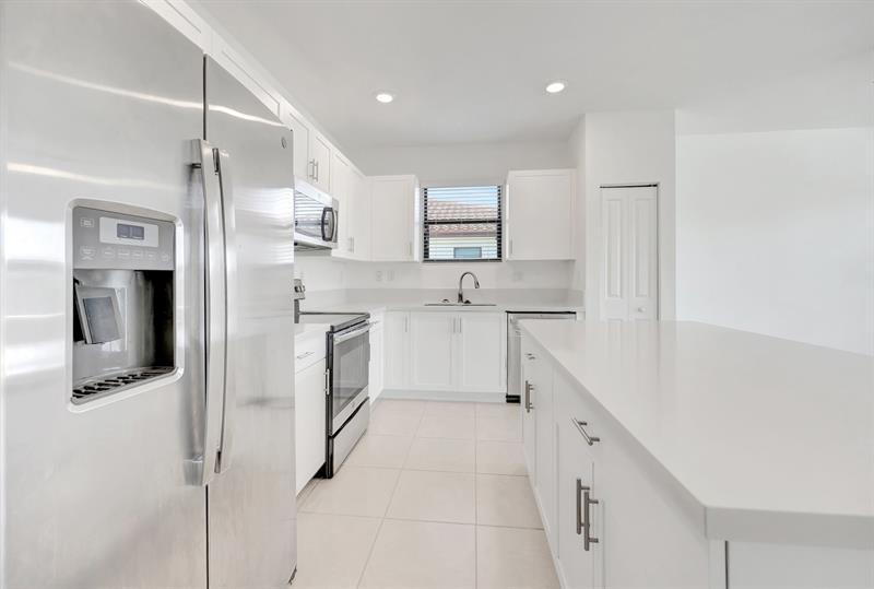 Image 5 of 57 For 2574 2nd St  
