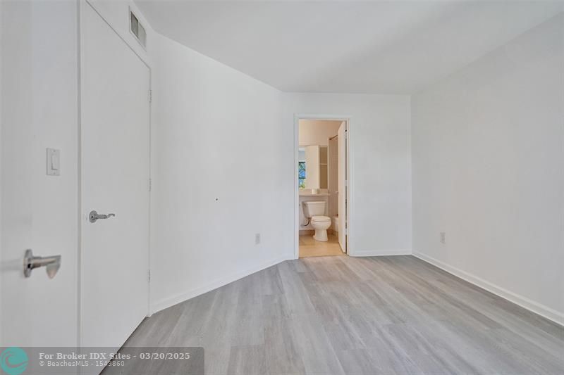 Image 27 of 44 For 1050 Crystal Way  N