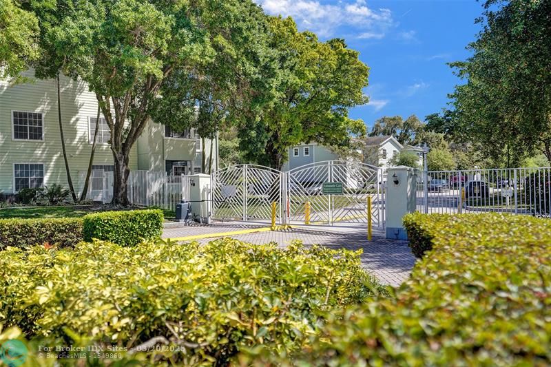 Image 37 of 44 For 1050 Crystal Way  N