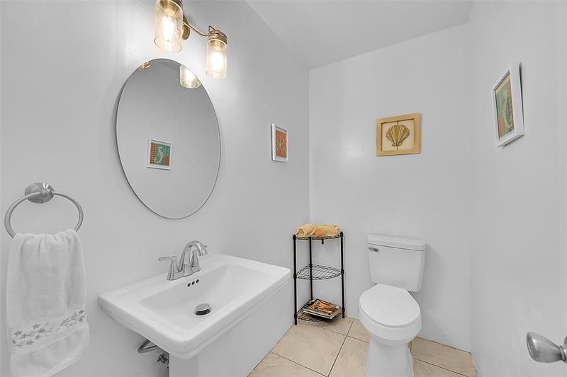 Image 17 of 47 For 5400 Ocean Blvd  20