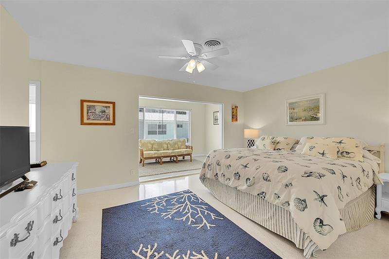 Image 18 of 47 For 5400 Ocean Blvd  20