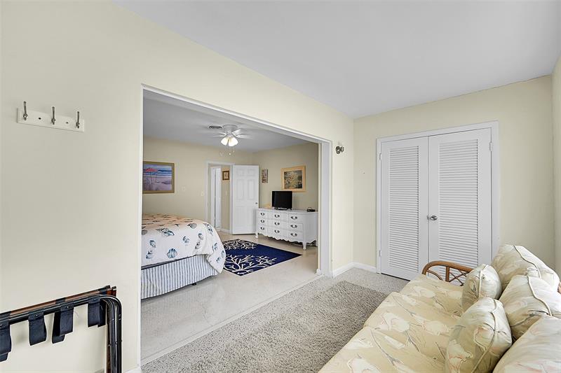 Image 24 of 47 For 5400 Ocean Blvd  20