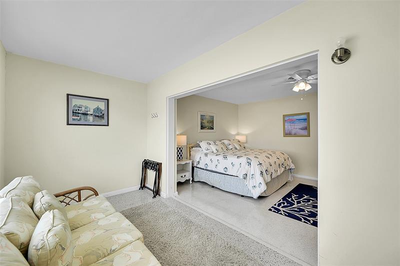 Image 25 of 47 For 5400 Ocean Blvd  20