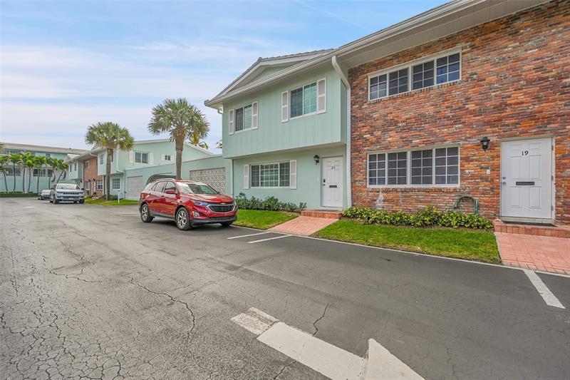 Image 3 of 47 For 5400 Ocean Blvd  20