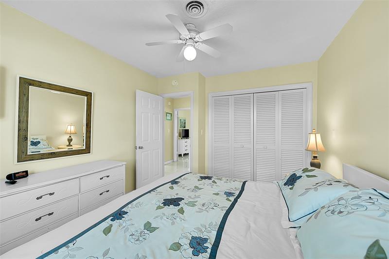 Image 32 of 47 For 5400 Ocean Blvd  20