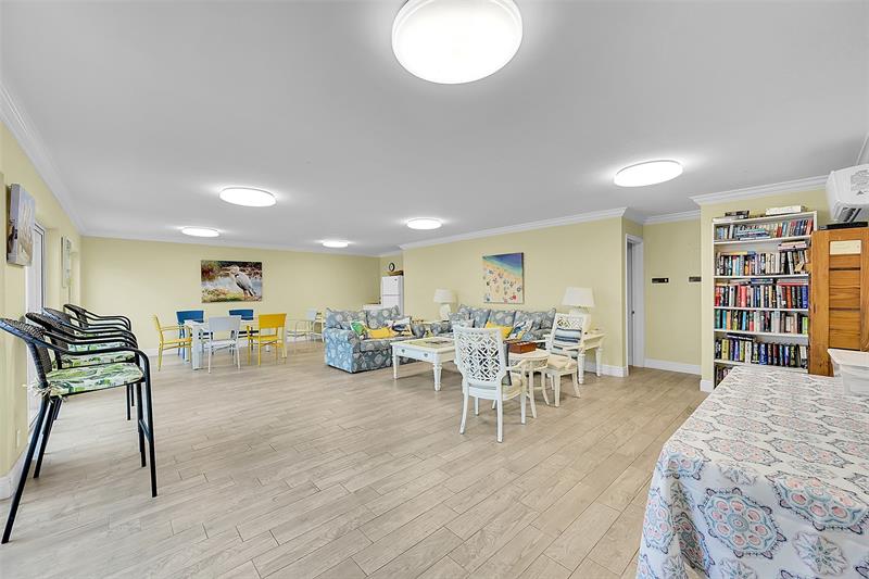 Image 33 of 47 For 5400 Ocean Blvd  20