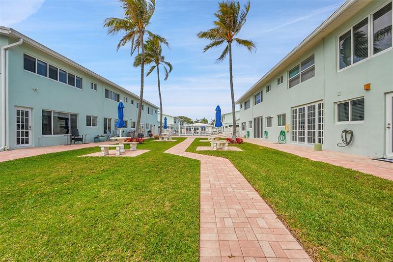 Image 37 of 47 For 5400 Ocean Blvd  20