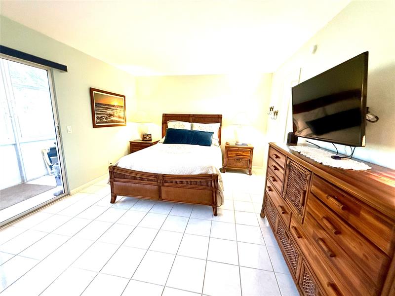 Image 23 of 38 For 42 Tilford C  42