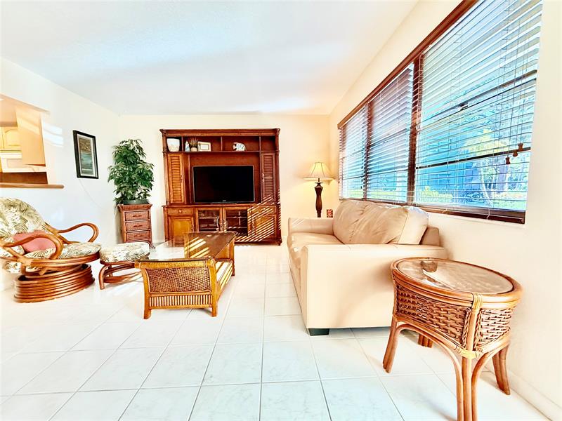 Image 6 of 38 For 42 Tilford C  42