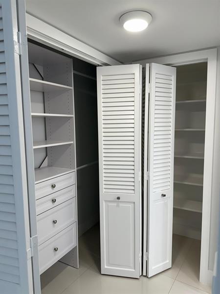 Image 11 of 18 For 6039 Collins Ave  1227