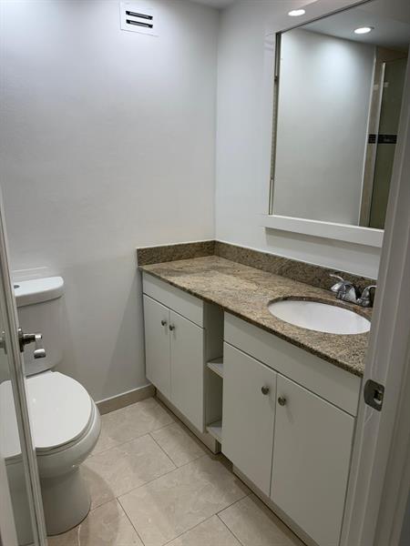 Image 13 of 18 For 6039 Collins Ave  1227