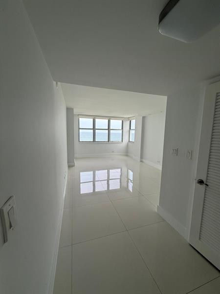 Image 14 of 18 For 6039 Collins Ave  1227
