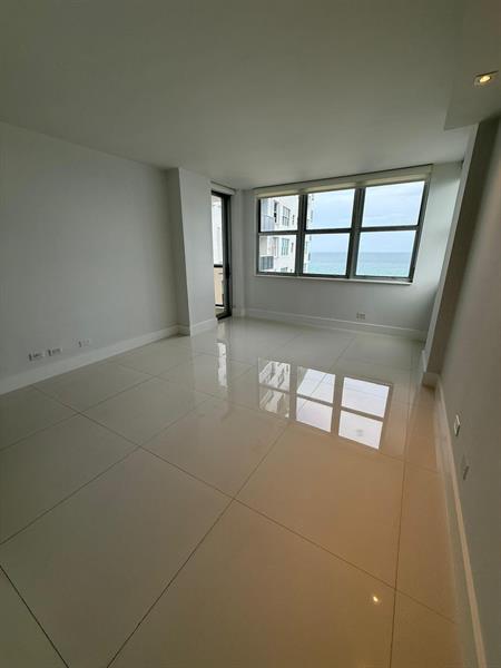 Image 17 of 18 For 6039 Collins Ave  1227