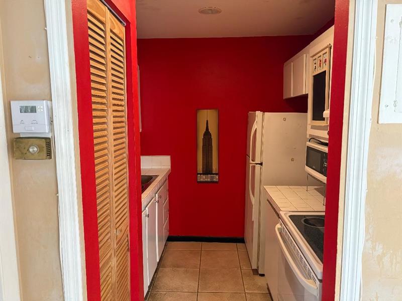 Image 3 of 9 For 4117 88th Ave  201