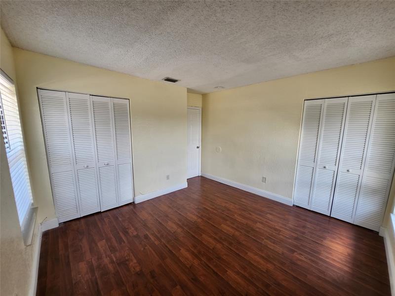 Image 15 of 20 For 2400 52nd Ave  2400