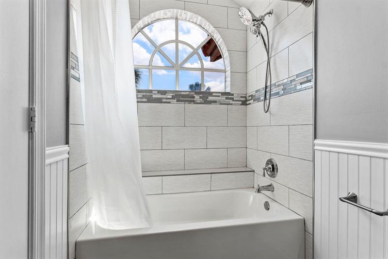 Image 13 of 23 For 10821 Cypress Glen Dr  10821