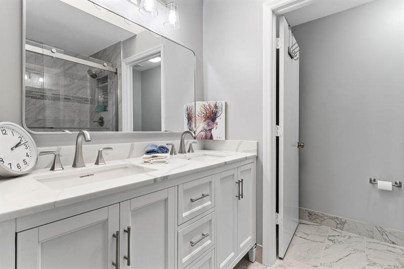 Image 17 of 23 For 10821 Cypress Glen Dr  10821