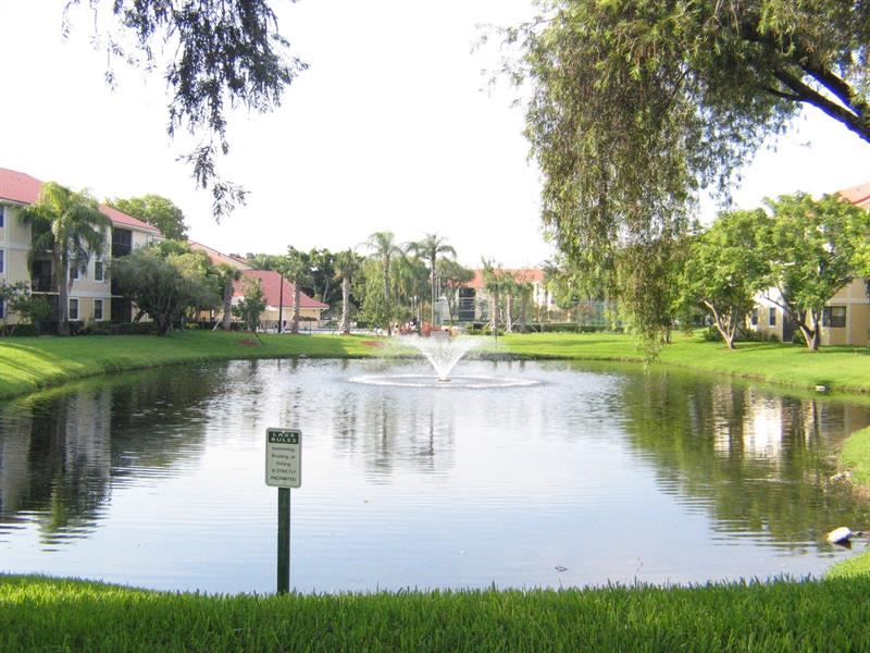 Image 4 of 35 For 10121 Sunrise Blvd  302
