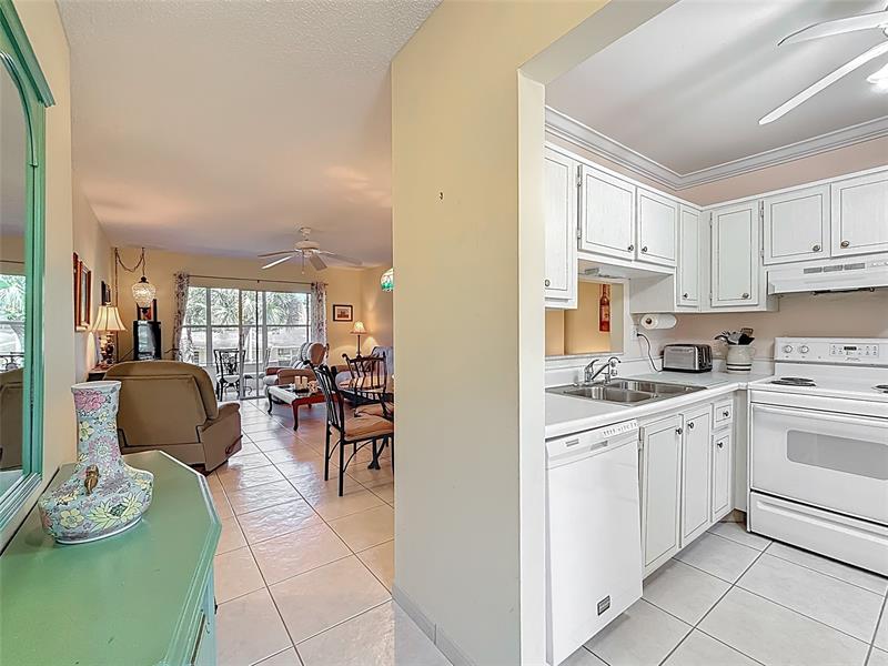 Image 14 of 59 For 5001 34th St  201