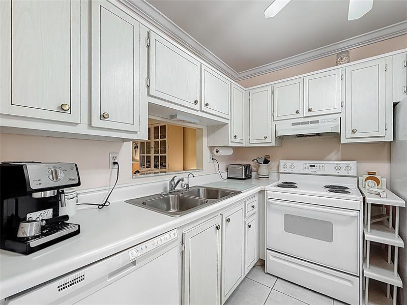 Image 16 of 59 For 5001 34th St  201