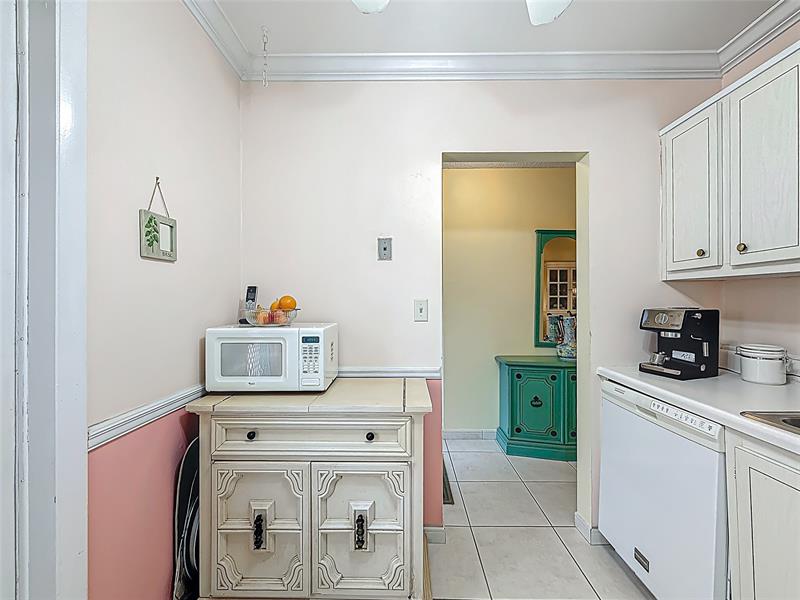 Image 20 of 59 For 5001 34th St  201