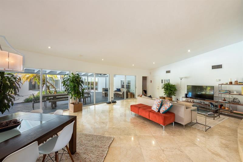 Image 15 of 31 For 6205 108 St  