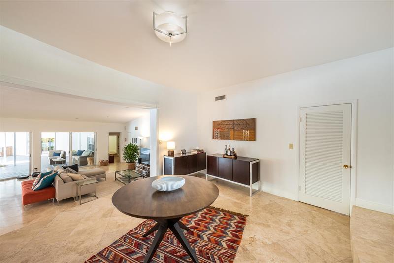 Image 16 of 31 For 6205 108 St  